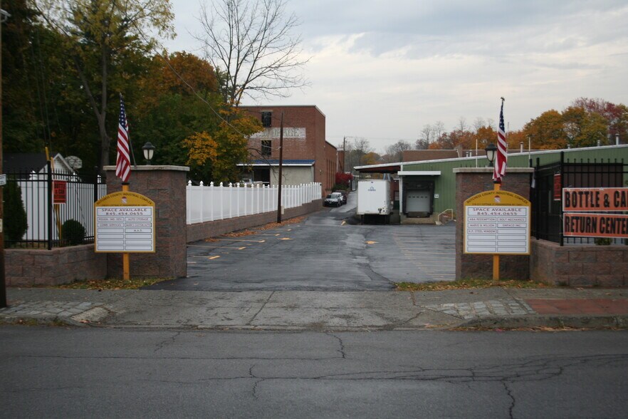Primary Photo Of 210-211 Cottage St, Poughkeepsie Warehouse For Lease