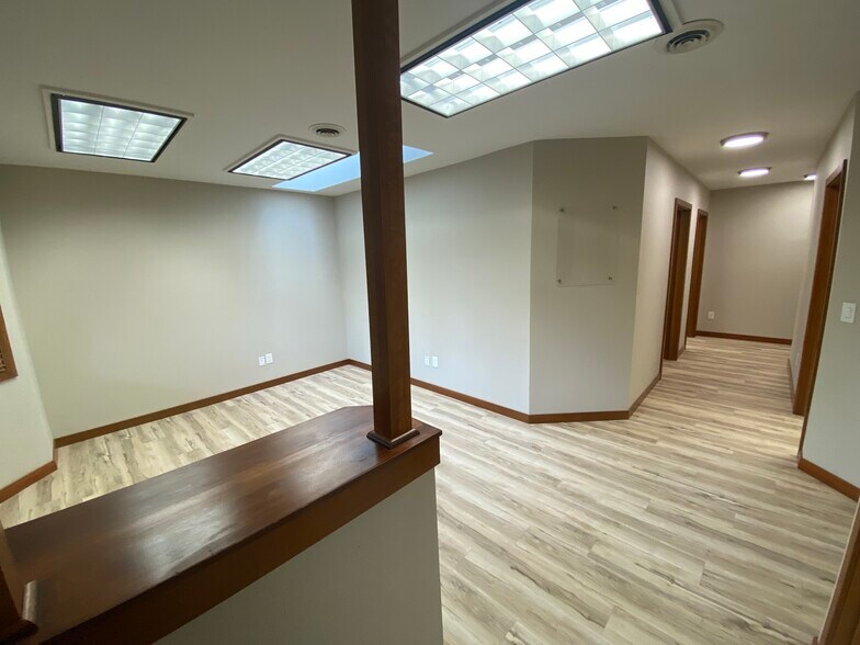 More Photos Of 315 39th Ave SW, Puyallup Office For Lease