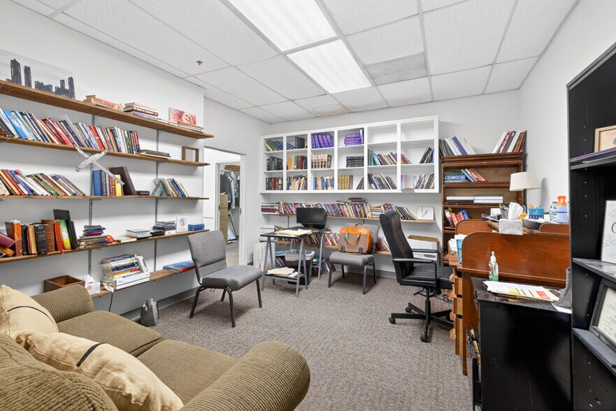 More Photos Of 3005 Lenora Church Rd, Snellville Office For Sale