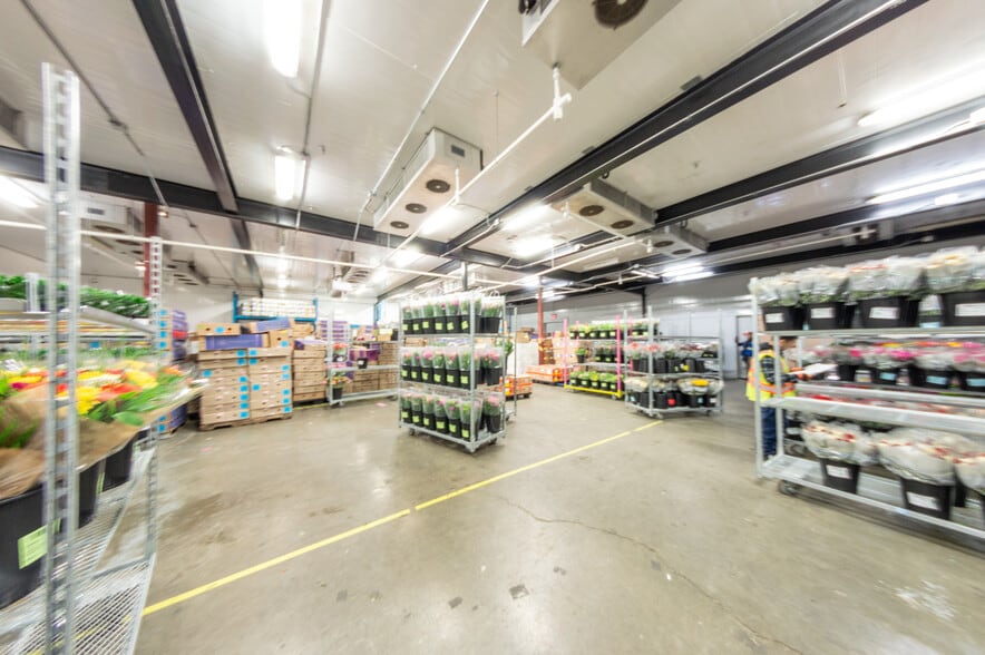More Photos Of 1108 53rd Ave NE, Calgary Warehouse For Lease