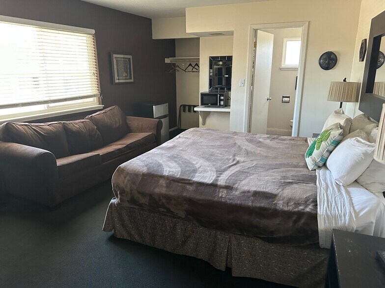 More Photos Of 953 Park Ave, South Lake Tahoe Hotel For Sale
