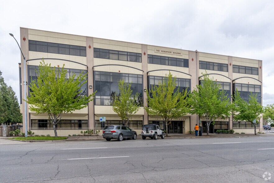 More Photos Of 1241 State St, Salem Office For Sale