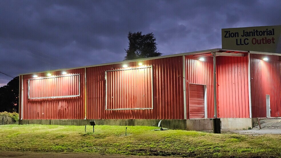 More Photos Of 1740 S Prescott St, Memphis Service For Sale