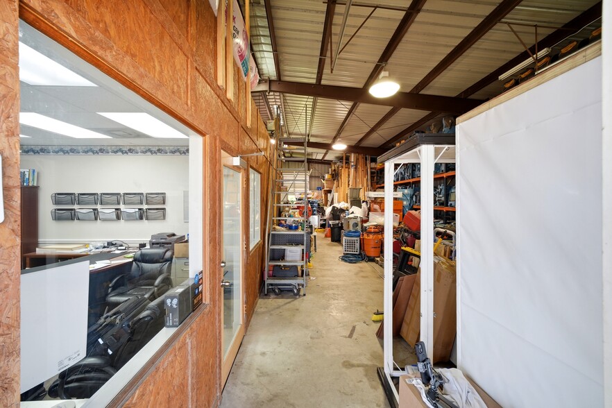 More Photos Of 1309 Illinois Ave, South Houston Warehouse For Sale