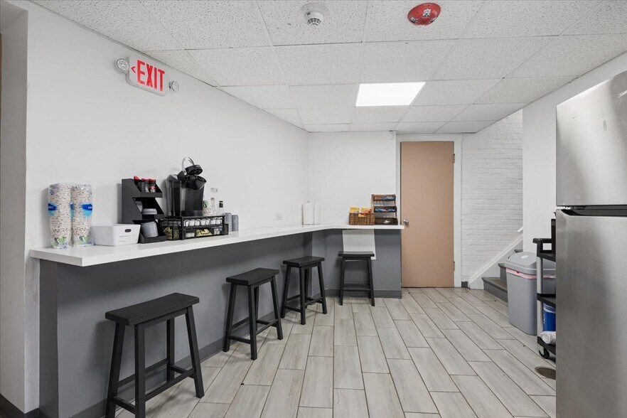 More Photos Of 6613-6621 Ogden Ave, Berwyn Storefront Retail Office For Sale