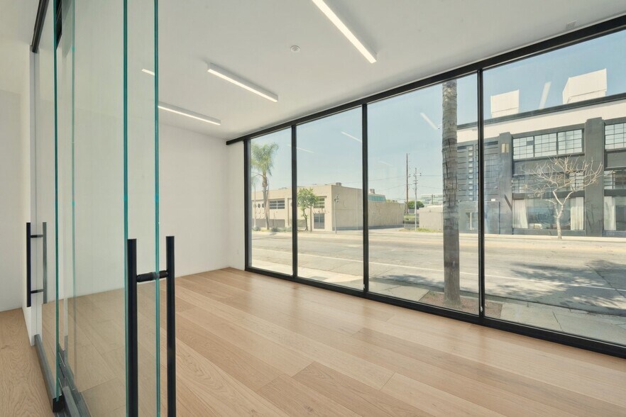 More Photos Of 940 N Highland Ave, Los Angeles Loft Creative Space For Lease