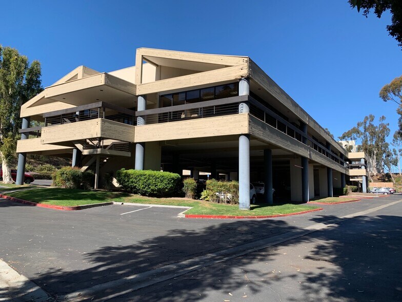 More Photos Of 16885 W Bernardo Dr, San Diego Loft Creative Space For Lease