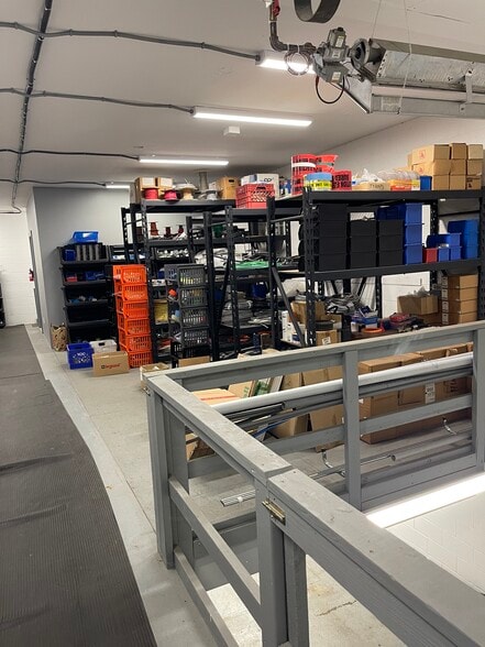 More Photos Of 130 Lenox Ave, Stamford Warehouse For Sale