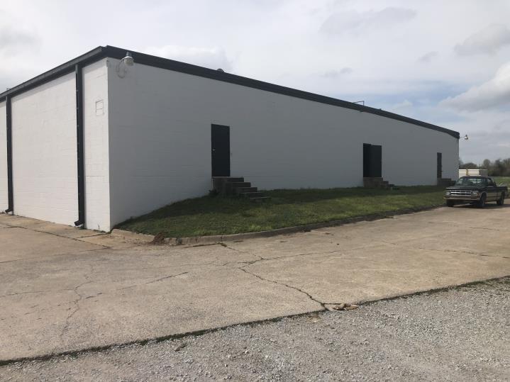 More Photos Of 113 W South St, Lincoln Warehouse For Lease