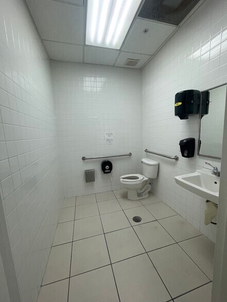 More Photos Of 3301-3389 NW 97th Ave, Miami Warehouse For Sale