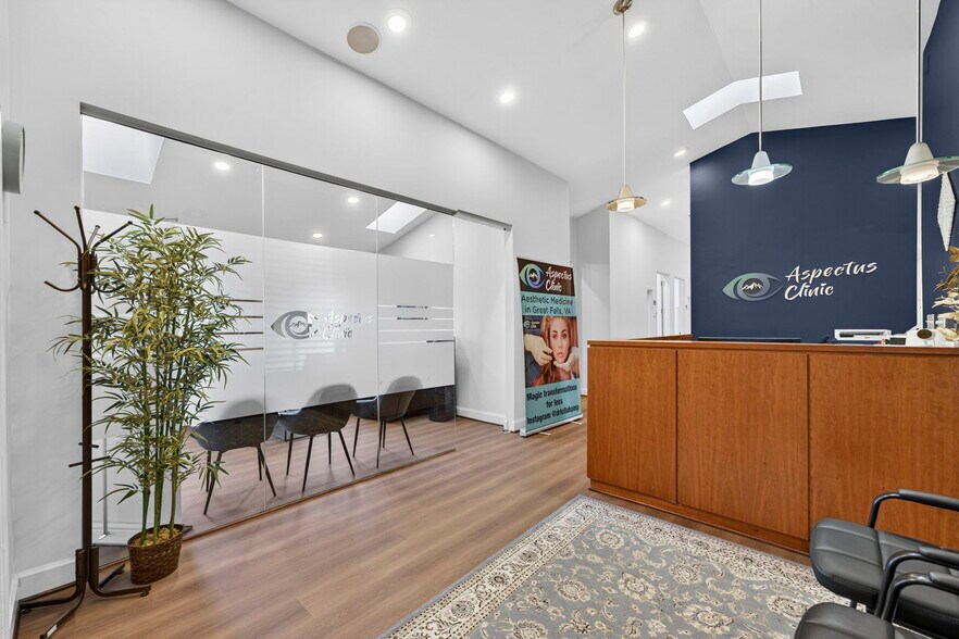 More Photos Of 10130-10134 Colvin Run Rd, Great Falls Medical For Lease