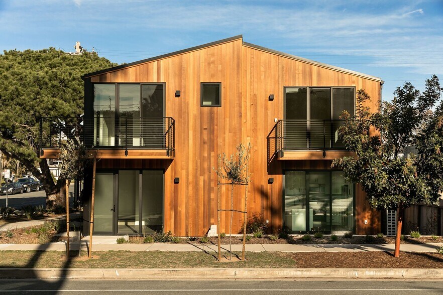 More Photos Of 221 W G St, Encinitas Apartments For Sale