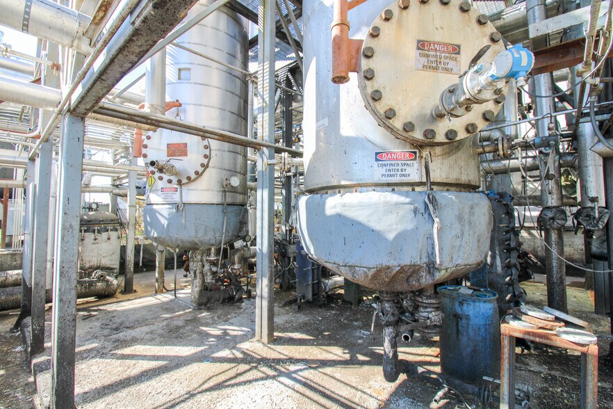 More Photos Of 5640 44th Ave S, Clinton Industrial For Sale
