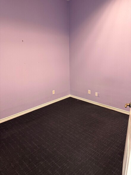 More Photos Of 1650 W Chapman Dr, Sanger Medical For Lease