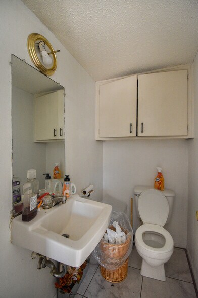 More Photos Of 1805 Rosemary Ave, Victoria Apartments For Sale