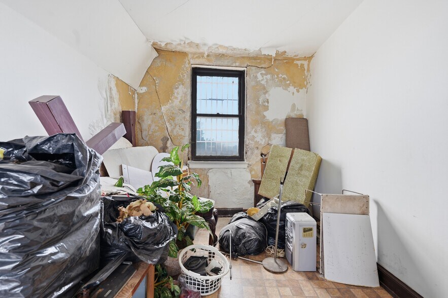More Photos Of 1142-1148 Broadway, Camden Flex For Sale
