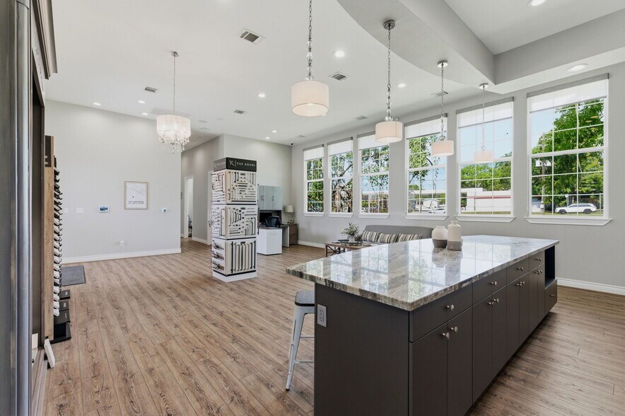 More Photos Of 21012 Eva St, Montgomery Freestanding For Sale