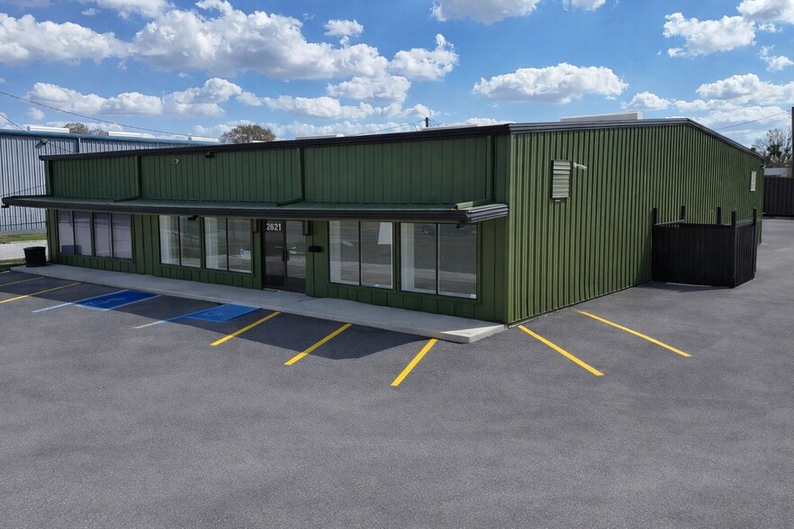 More Photos Of 2621 Skyview Dr, Lakeland Industrial For Lease