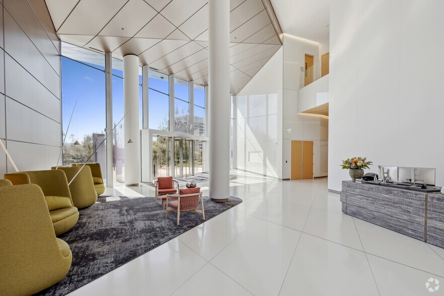 More Photos Of 700 Gateway Blvd, South San Francisco Unknown For Lease