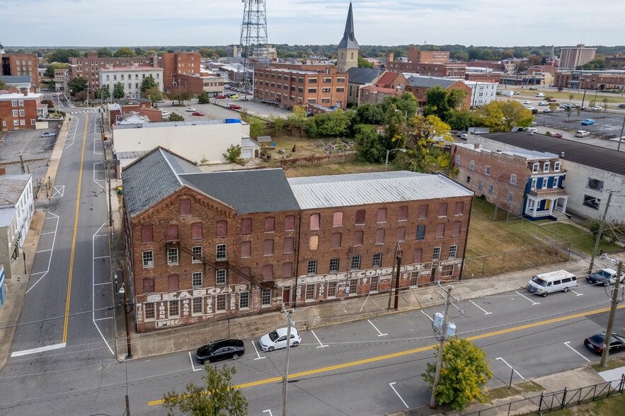 More Photos Of 125 N Market St, Petersburg Warehouse For Sale