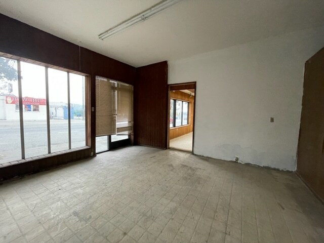 More Photos Of 7639 Foothill Blvd, Tujunga Storefront For Lease