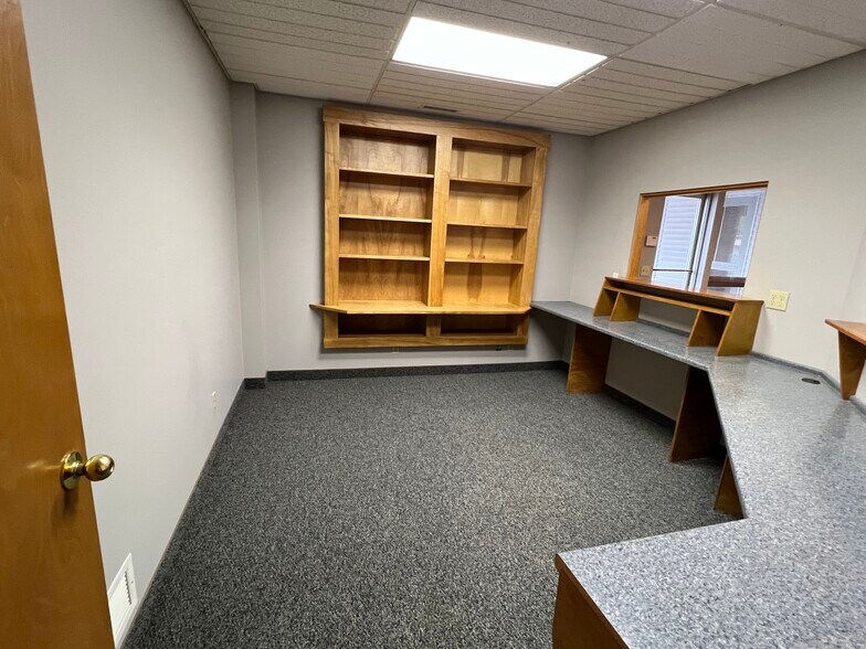 More Photos Of 104 Moody St, Ludlow Medical For Lease
