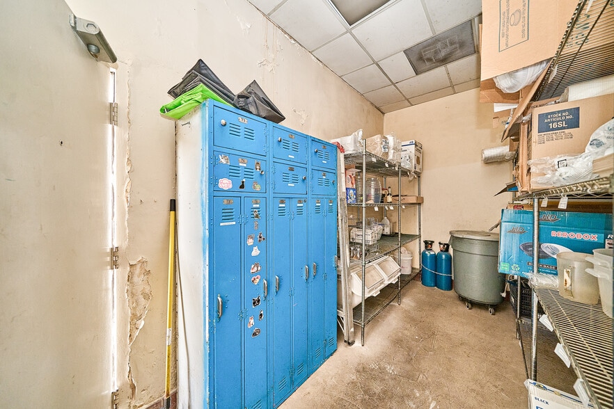 More Photos Of 5835 Bellflower Blvd Unit C, Lakewood Storefront For Lease