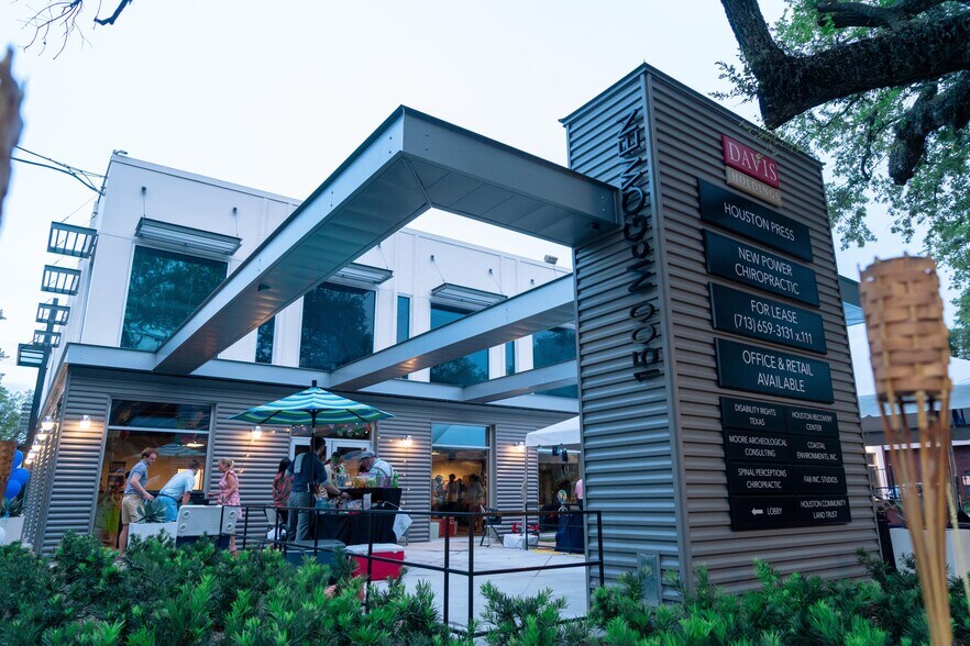 More Photos Of 1500 McGowen St, Houston Restaurant For Lease