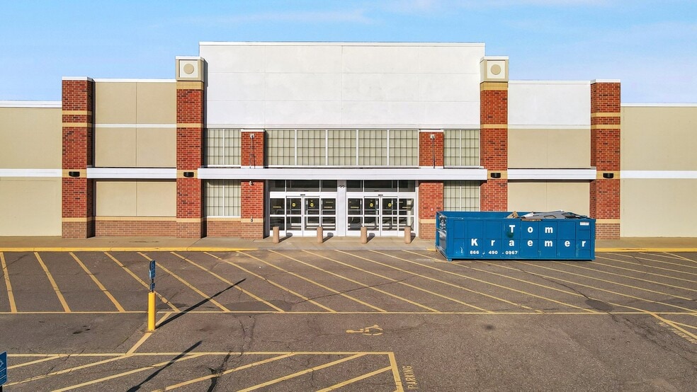 Primary Photo Of 250 33rd Ave S, Saint Cloud General Retail For Lease