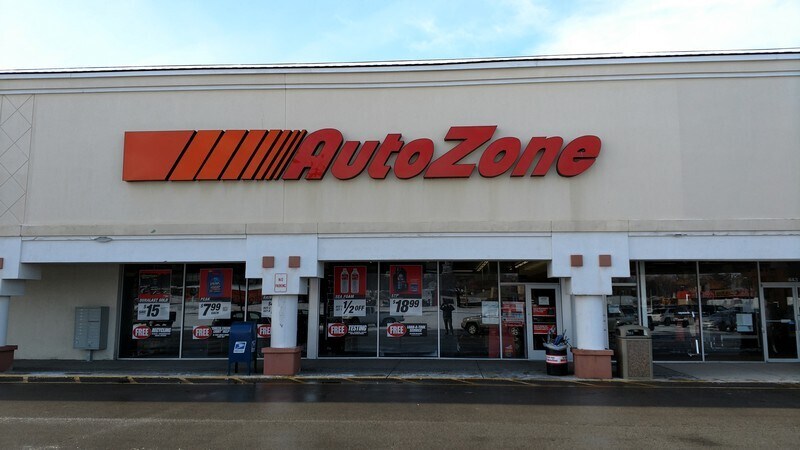 More Photos Of 427-525 S Memorial Dr, New Castle General Retail For Sale