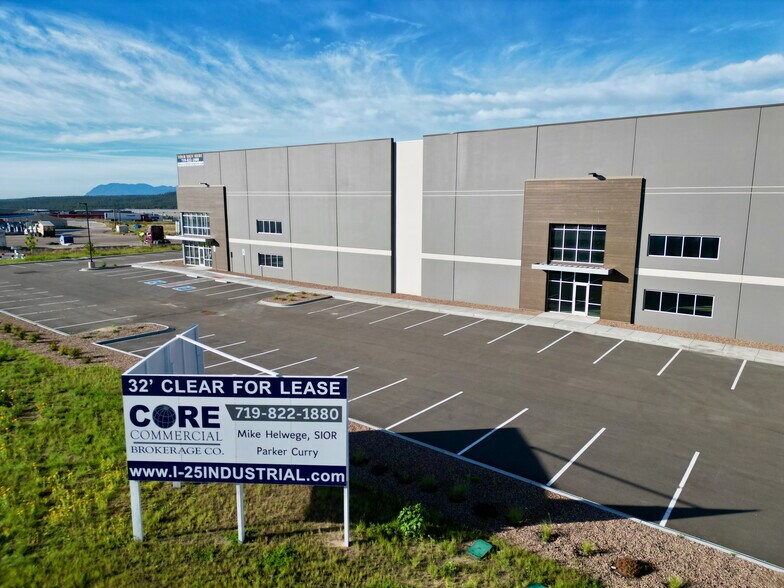 More Photos Of 15707 Terrazzo dr, Colorado Springs Showroom For Lease