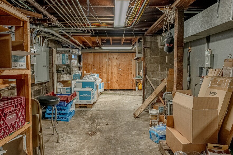 More Photos Of 127 W Main St, Belleville Restaurant For Sale