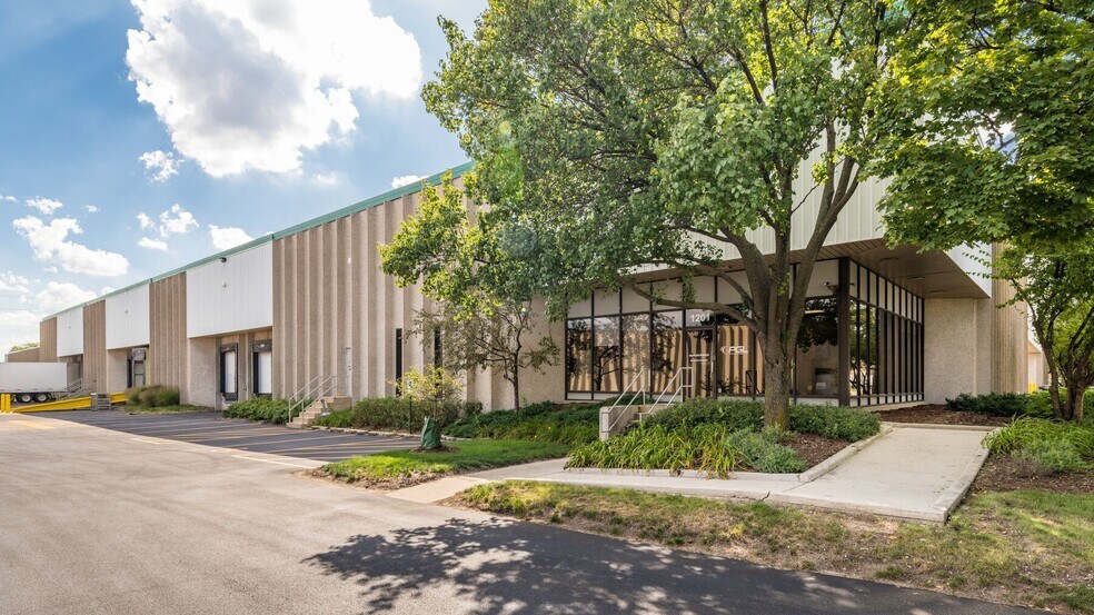 More Photos Of 1301-1401 Mark St, Elk Grove Village Unknown For Lease