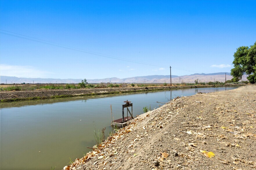 More Photos Of 8661 Herring Rd, Bakersfield Land For Sale