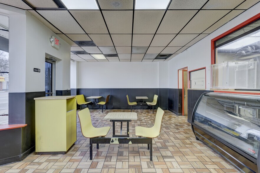 More Photos Of 21559 Grand River Ave, Detroit Storefront For Lease