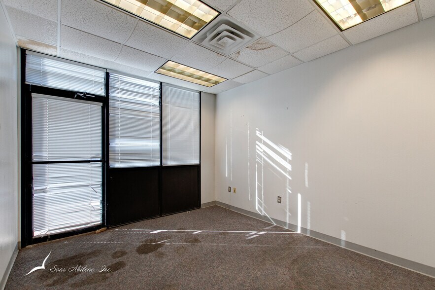 More Photos Of 3981 Ridgemont Dr, Abilene Storefront Retail Office For Sale