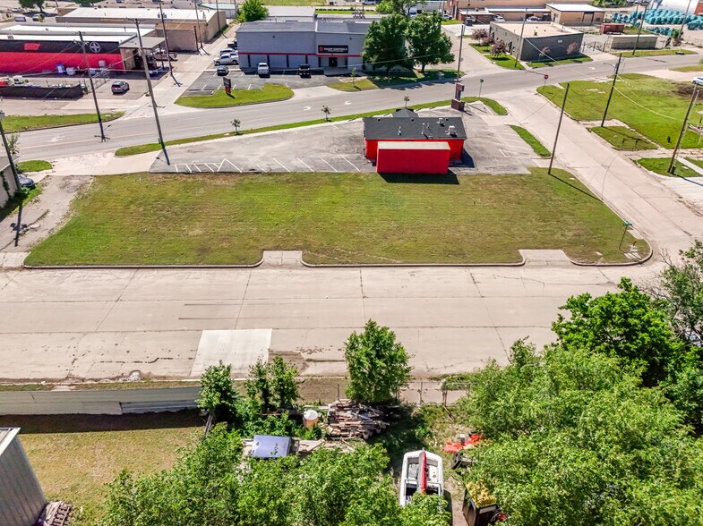 More Photos Of 0.21+/- Acres at E. Murdock & N. Washington Av ave, Wichita Land For Sale