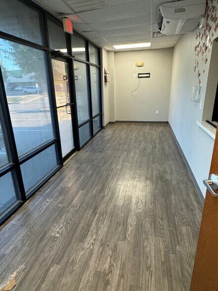 More Photos Of 1713 S FM 51, Decatur Office For Sale