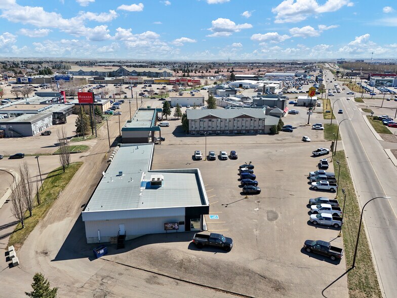 More Photos Of 1276 Trans Canada Way SE, Medicine Hat Showroom For Sale