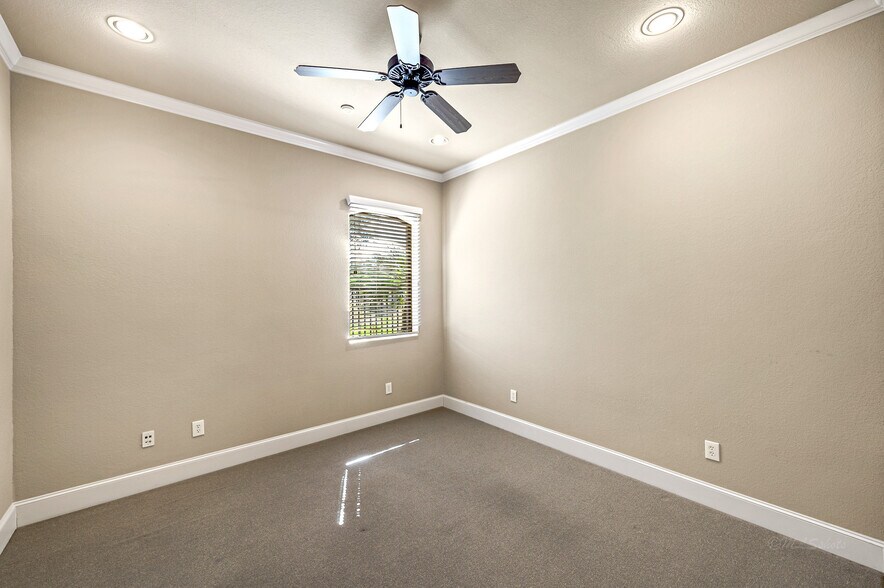 More Photos Of 1846 Snake River Rd, Katy Medical For Lease