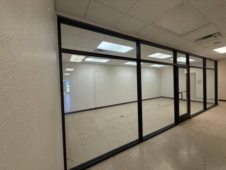 More Photos Of 598 TX-163, Ozona Warehouse For Sale