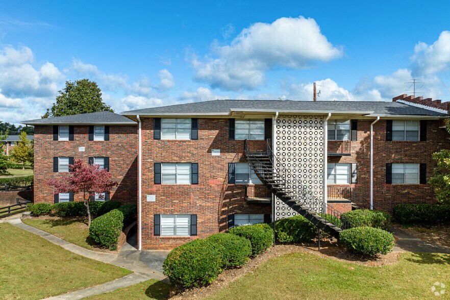 More Photos Of 1988 Plaza Ln SW, Atlanta Apartments For Sale