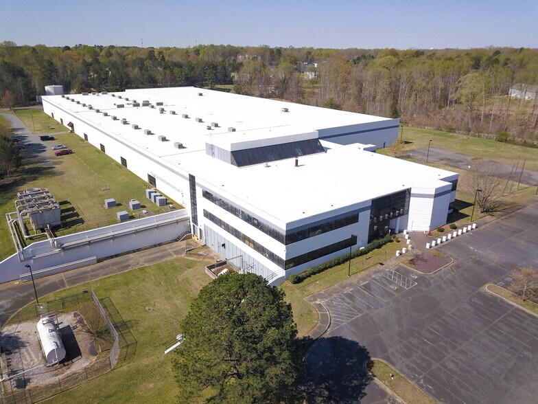 More Photos Of 6900 Morris Estate Dr, Charlotte Manufacturing For Lease