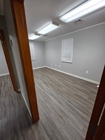 More Photos Of 1062 Portland Cobalt Rd, Portland Office For Lease