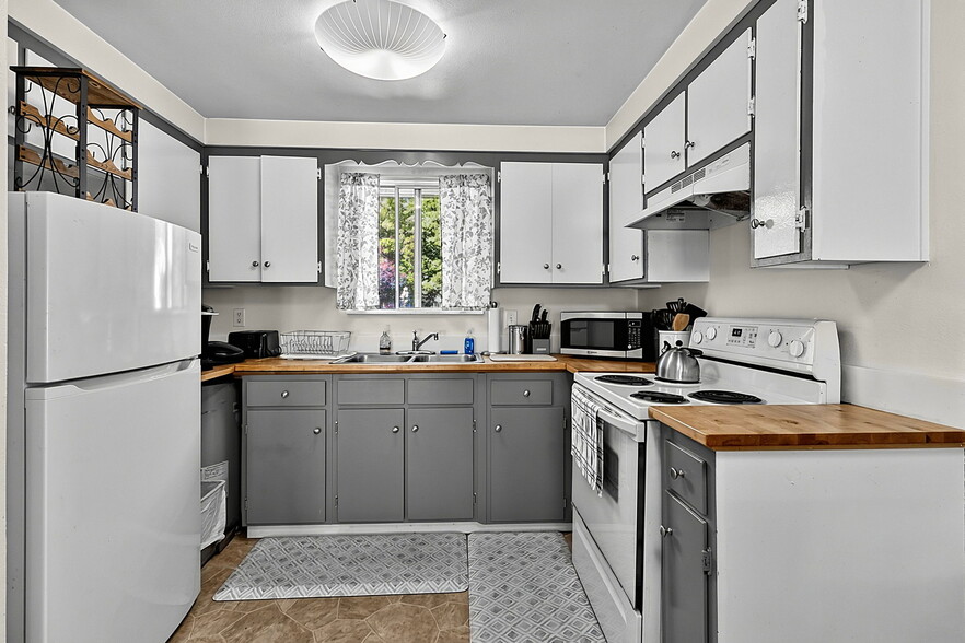 More Photos Of 945 Madison St, Eugene Apartments For Sale