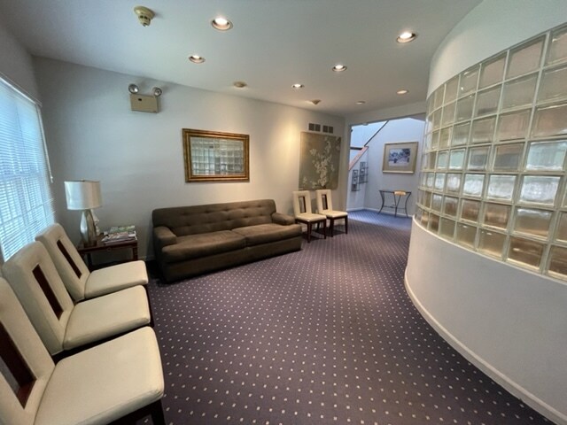 More Photos Of 2093 Rand Rd, Des Plaines Office For Lease