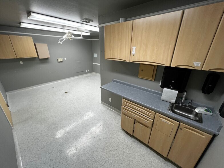 More Photos Of 1158 Court St, Redding Medical For Sale