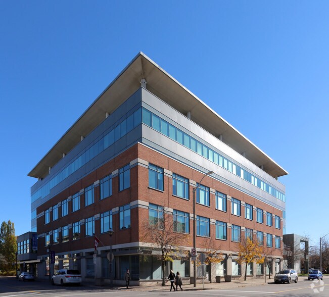 More Photos Of 4342 Queen St, Niagara Falls Office For Sale