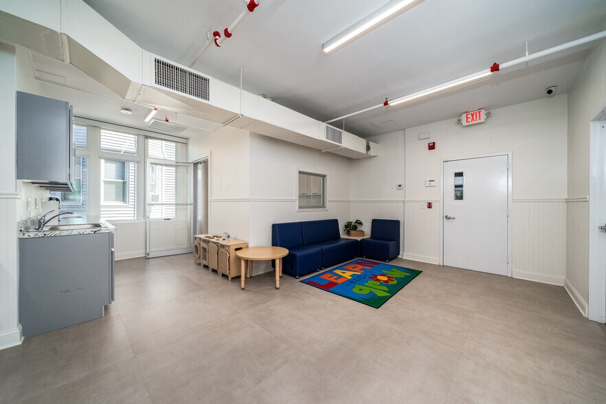 More Photos Of 2000 West St, Union City Office Residential For Sale