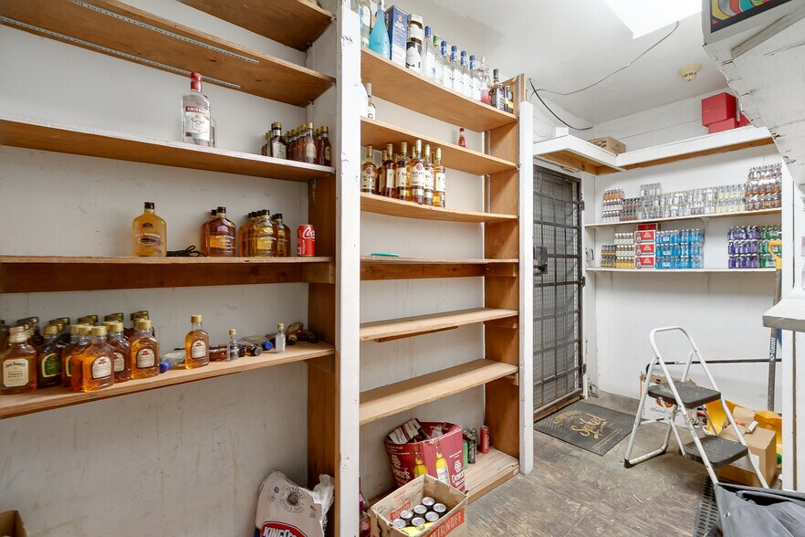 More Photos Of 7016 Page Ave, Saint Louis General Retail For Sale